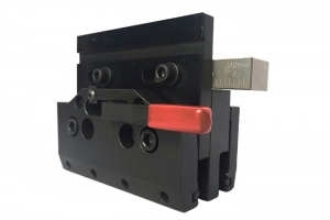 如何安全地使用折彎機夾模板？